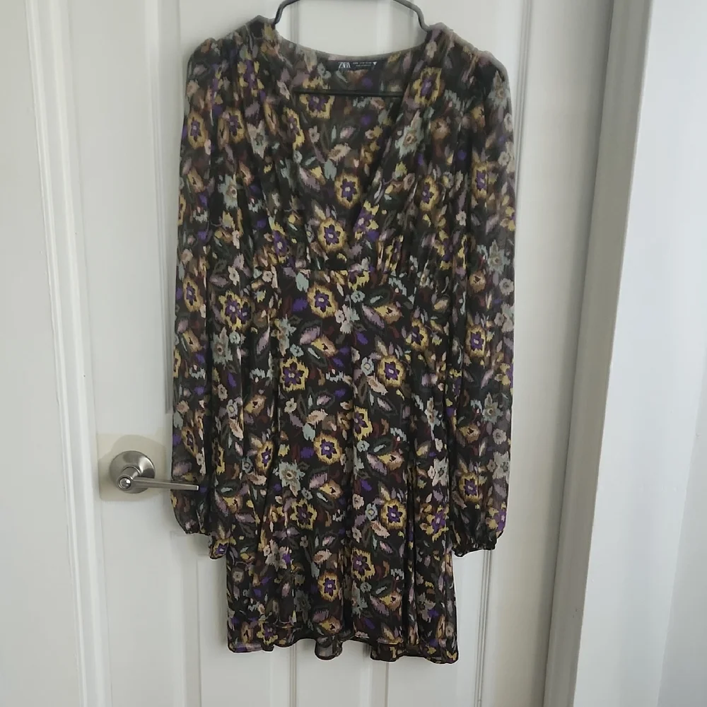 Zara Multicolor Abstract Dress - Picture 2 of 6